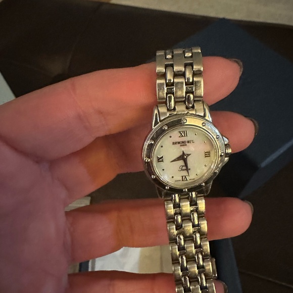 Ladies Raymond Weil Tango Stainless Steel Watch with Mother of Pearl Dial. - Picture 10 of 11